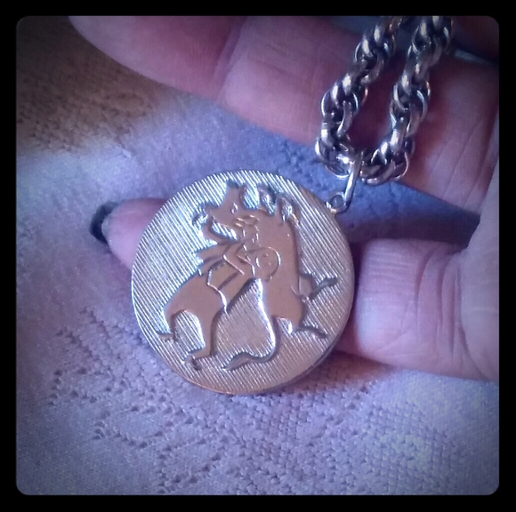 Vintage Throwing the Bull Pendant Bracelet - Picture 2 of 8